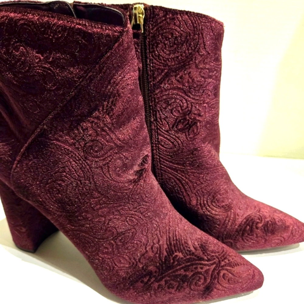 Nine West Brand New Wine Velvet Brocade Chunky Heel Ankle Boots